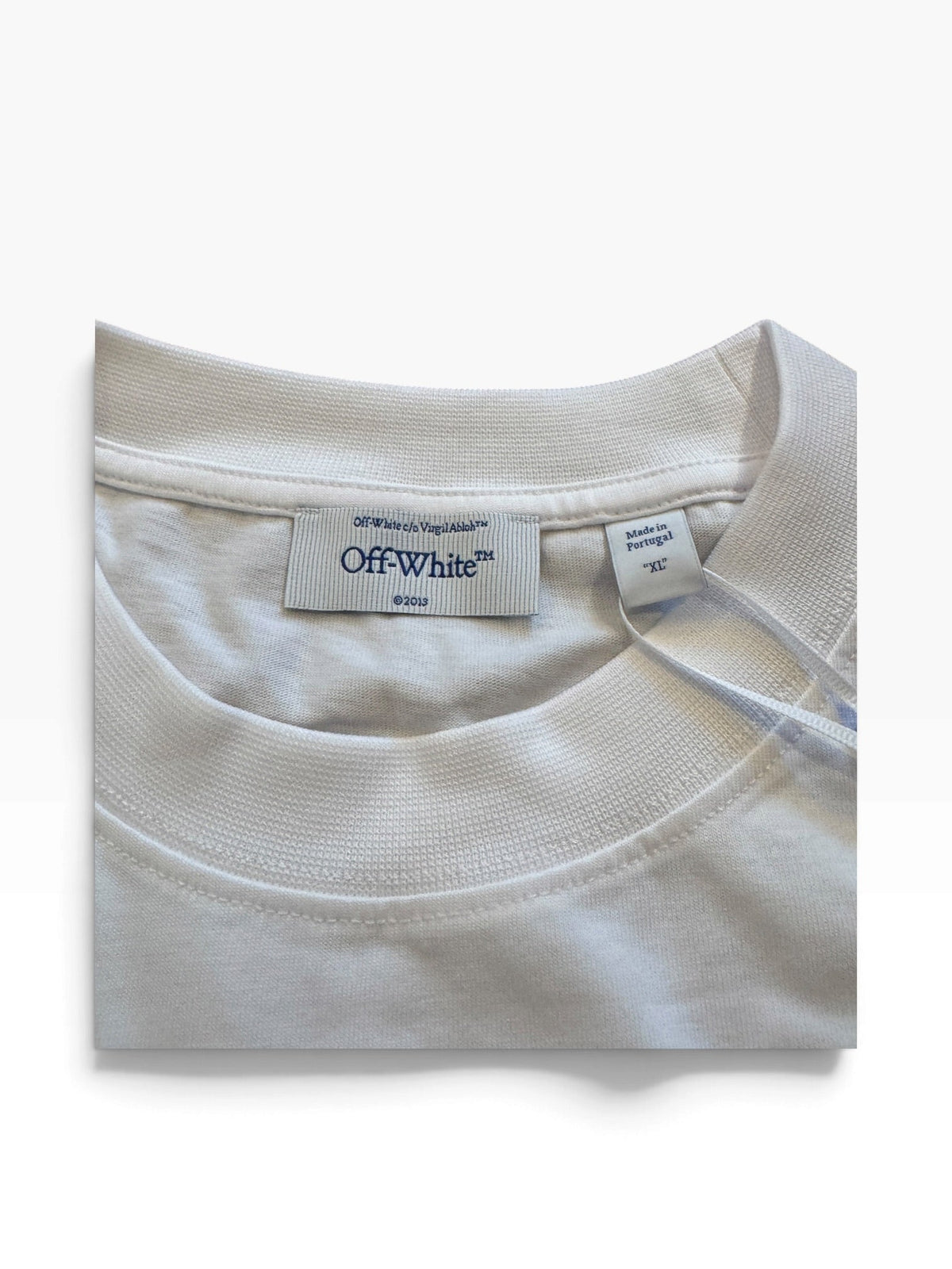 Off-White c/o Virgil Abloh Slim Signature arrow Tee in White [XL] - Still Threaded Apparel